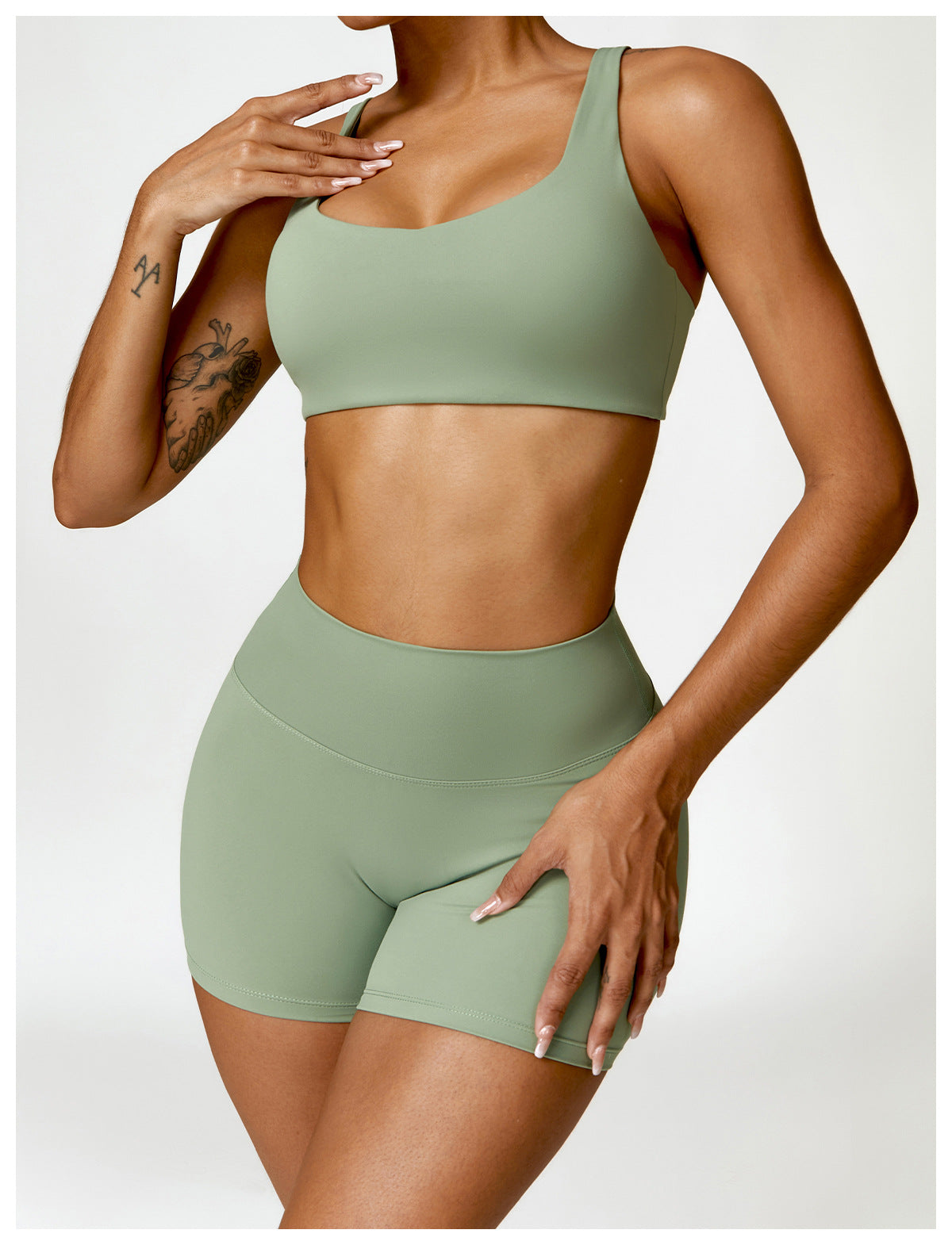 Conjunto Fitness Feminino - Top + Short - Verde Oliva