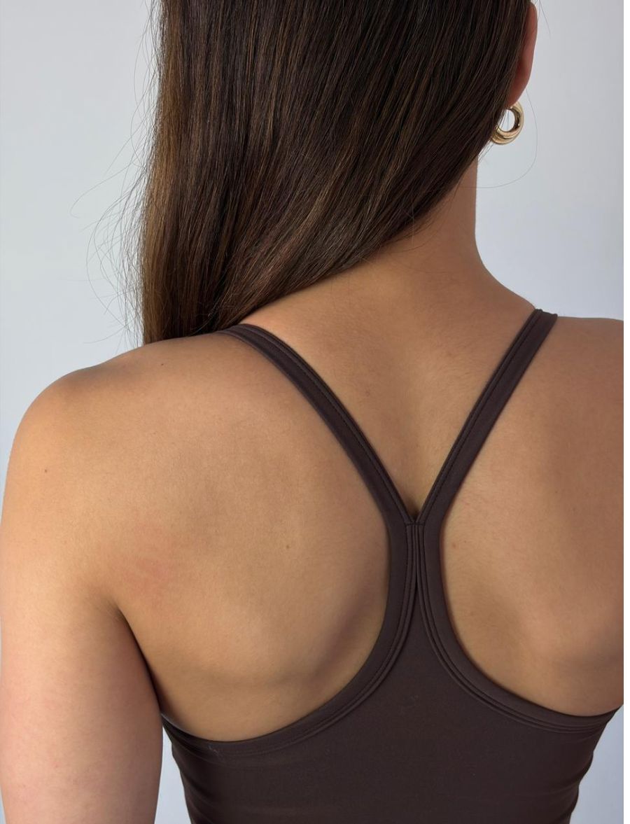 Top Fitness Alongado - Marrom