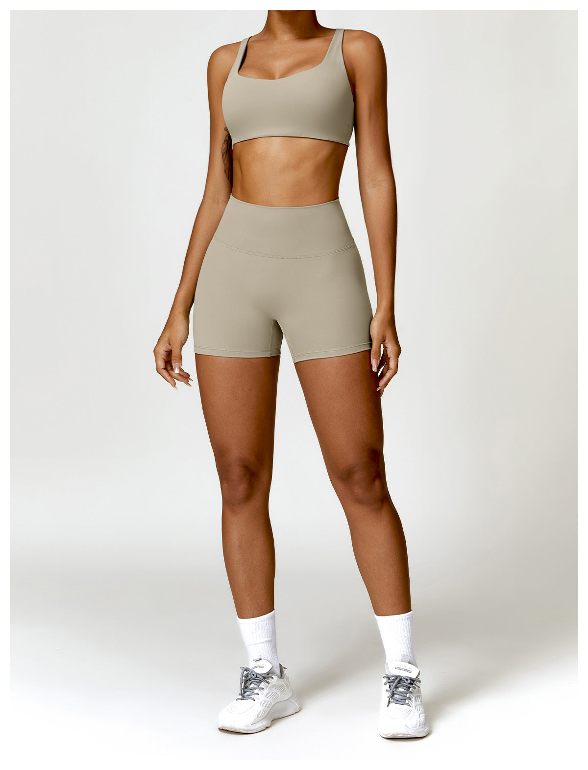 Short Fitness Feminino Bege